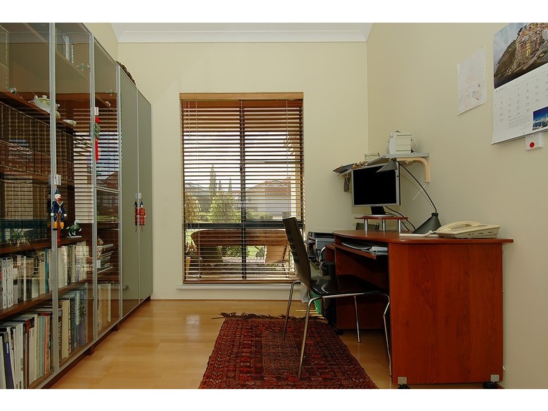 41 Meadowbank Gardens, Hillarys WA 6025