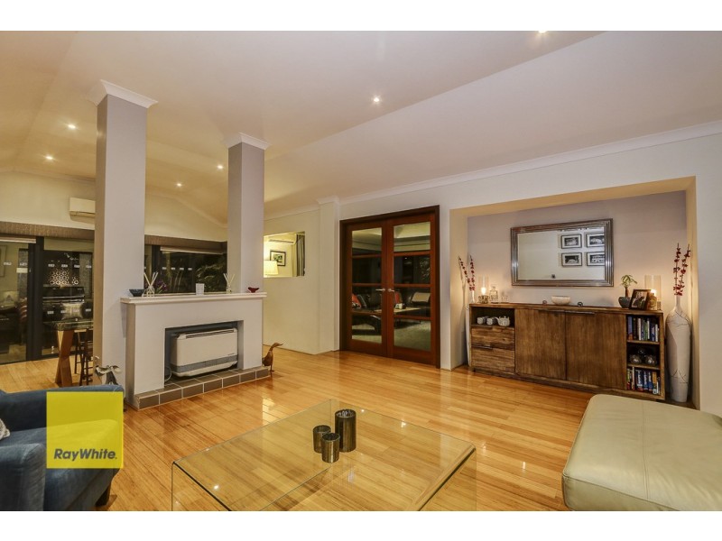 7 Russell Road, Madeley WA 6065