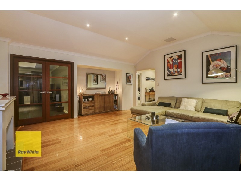 7 Russell Road, Madeley WA 6065