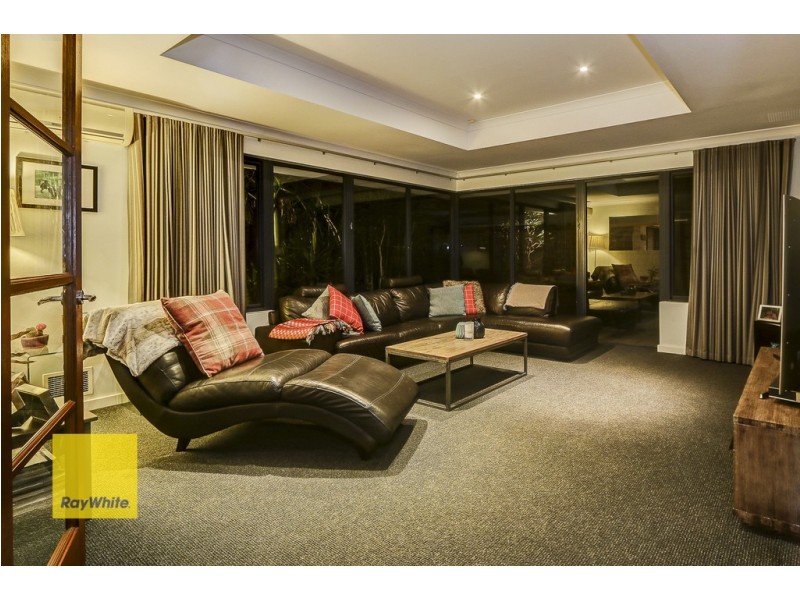 7 Russell Road, Madeley WA 6065