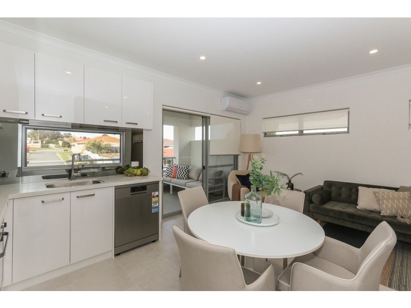 11 Royal Scot Loop, Currambine WA 6028