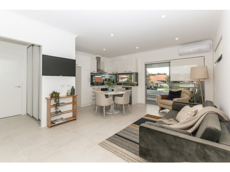 11 Royal Scot Loop, Currambine WA 6028