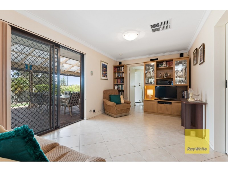 2 Poimena Mews, Kingsley WA 6026