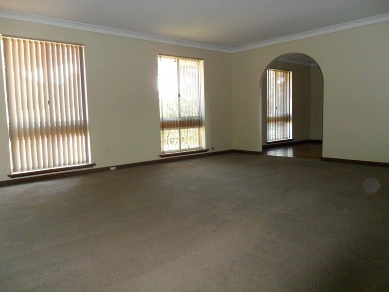 25 DUTTON CRES, Hamersley WA 6022