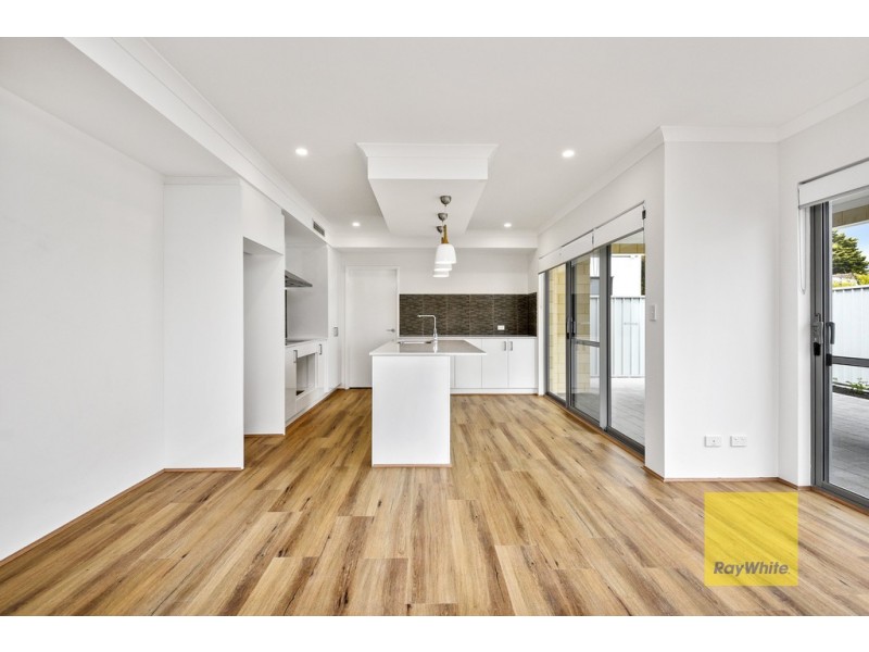 1/12 Twickenham Drive, Kingsley WA 6026
