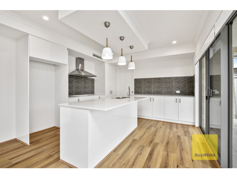 1/12 Twickenham Drive, Kingsley WA 6026