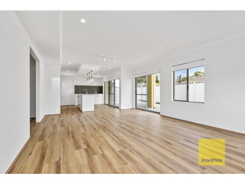 1/12 Twickenham Drive, Kingsley WA 6026