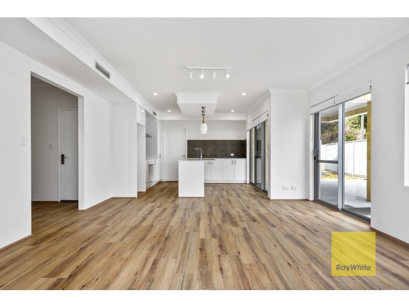 1/12 Twickenham Drive, Kingsley WA 6026