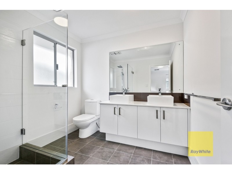 1/12 Twickenham Drive, Kingsley WA 6026