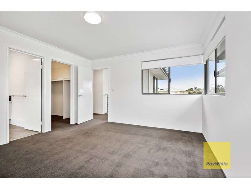 1/12 Twickenham Drive, Kingsley WA 6026