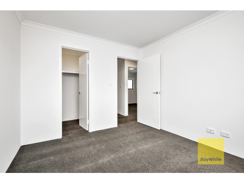 1/12 Twickenham Drive, Kingsley WA 6026