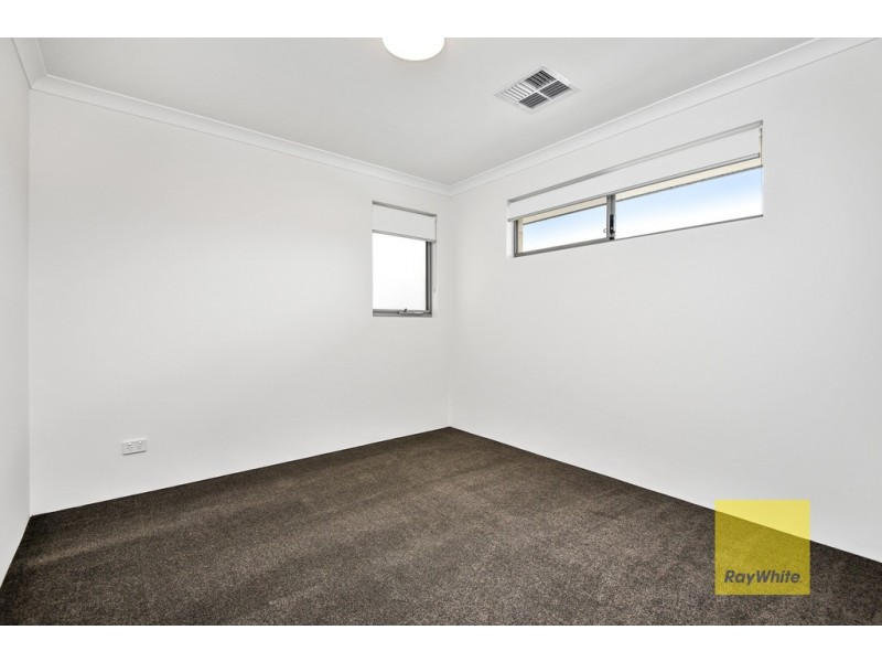 1/12 Twickenham Drive, Kingsley WA 6026