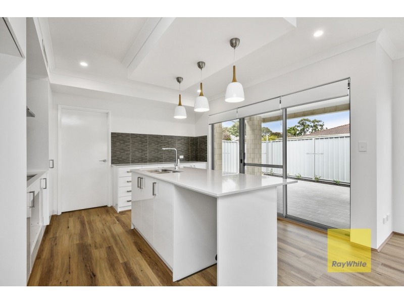 1/12 Twickenham Drive, Kingsley WA 6026