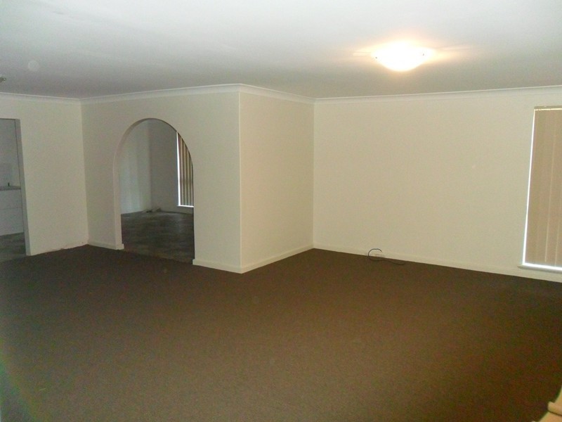 13 Dutton Crescent, Hamersley WA 6022