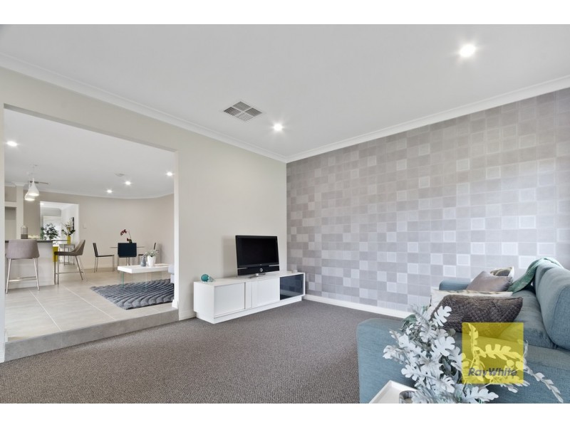 15 New Cross Road, Kingsley WA 6026