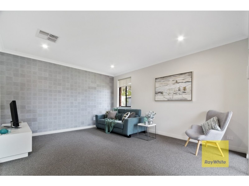 15 New Cross Road, Kingsley WA 6026