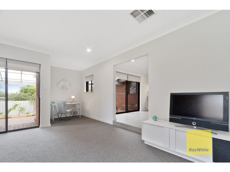 15 New Cross Road, Kingsley WA 6026