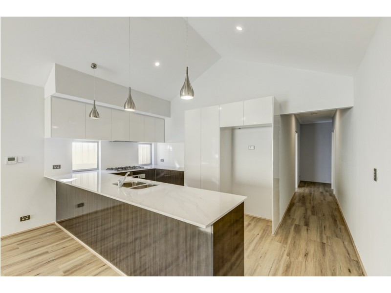 8 Elmton Court, Duncraig WA 6023