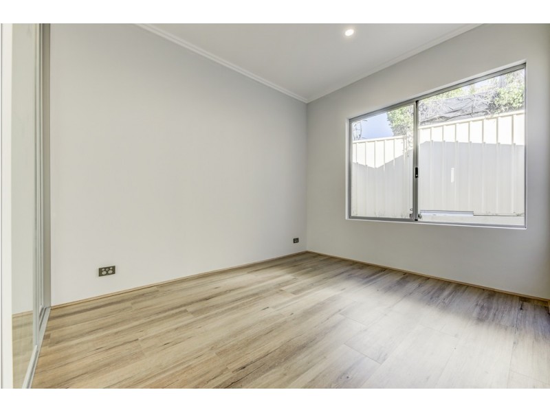 8 Elmton Court, Duncraig WA 6023