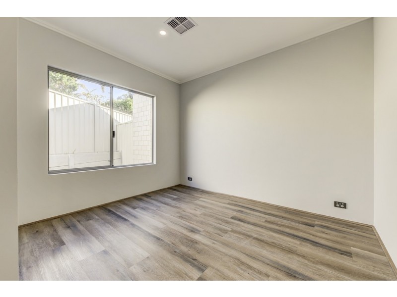 8 Elmton Court, Duncraig WA 6023