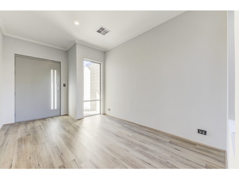 8 Elmton Court, Duncraig WA 6023