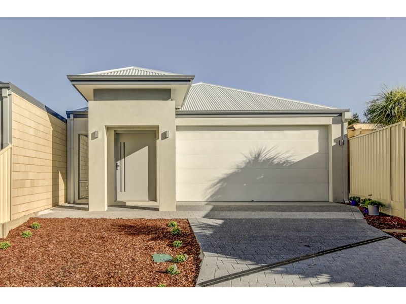8 Elmton Court, Duncraig WA 6023