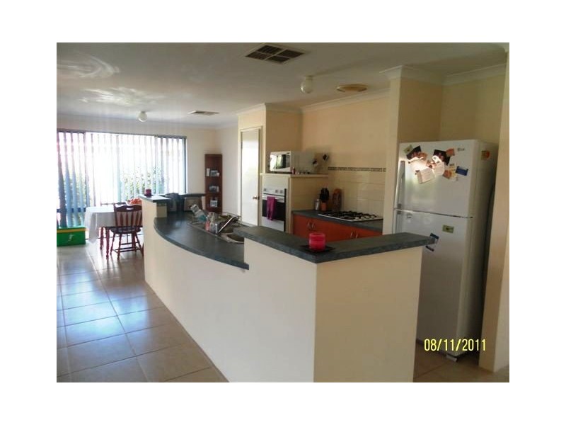 21 KURRAJON BOULEVARD, Banksia Grove WA 6031