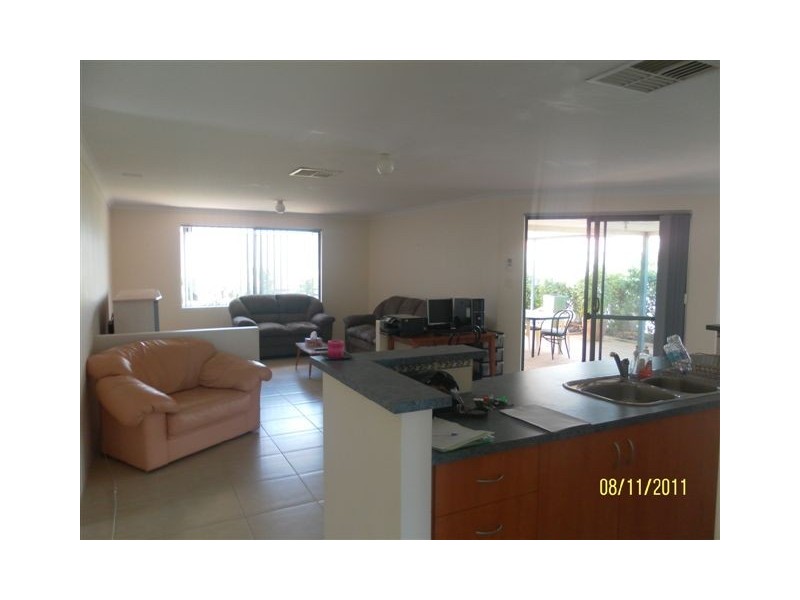 21 KURRAJON BOULEVARD, Banksia Grove WA 6031