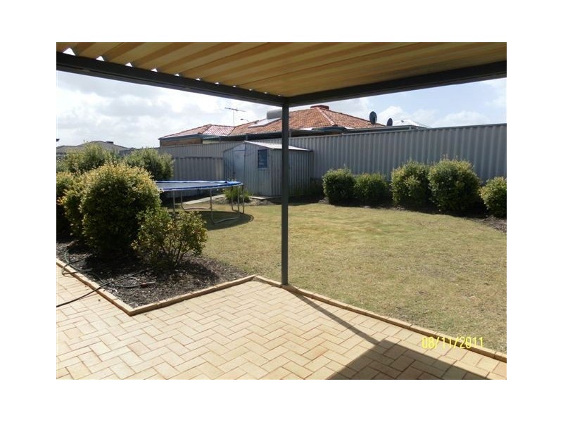 21 KURRAJON BOULEVARD, Banksia Grove WA 6031