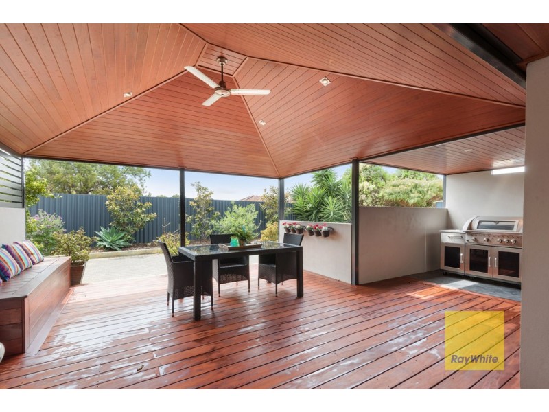 16 Halidon Street, Kingsley WA 6026