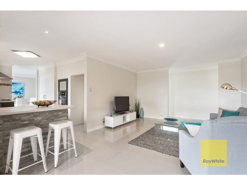 16 Halidon Street, Kingsley WA 6026