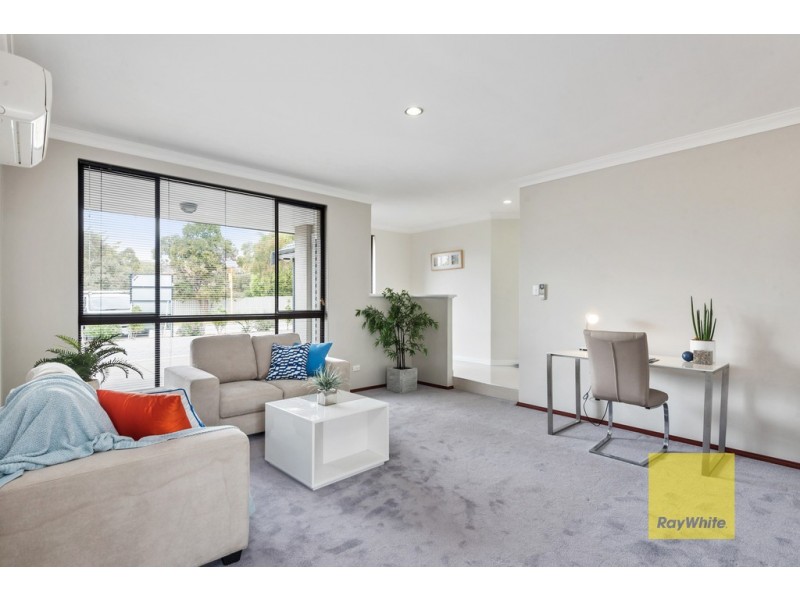 16 Halidon Street, Kingsley WA 6026