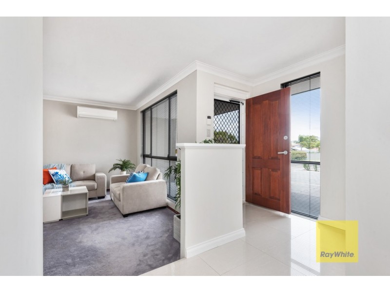 16 Halidon Street, Kingsley WA 6026