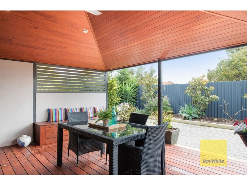 16 Halidon Street, Kingsley WA 6026