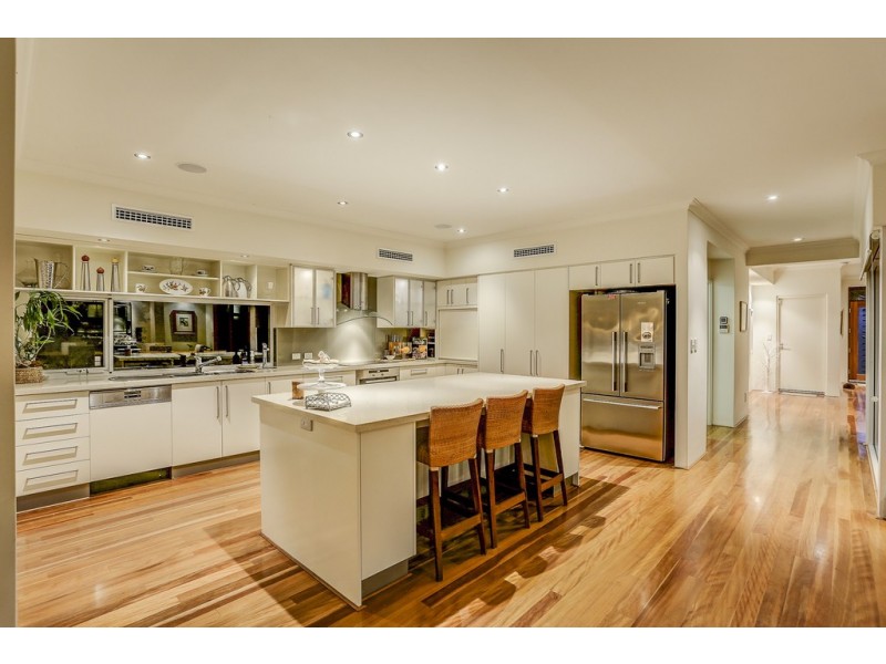 18 Tahiti Lane, Hillarys WA 6025