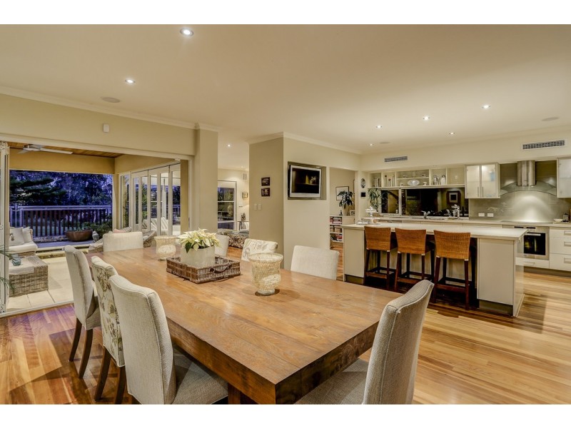 18 Tahiti Lane, Hillarys WA 6025