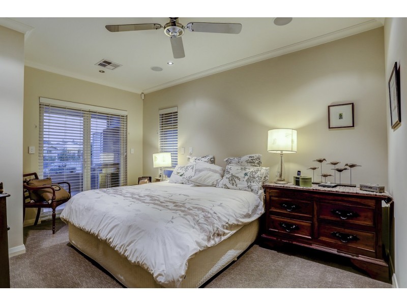 18 Tahiti Lane, Hillarys WA 6025