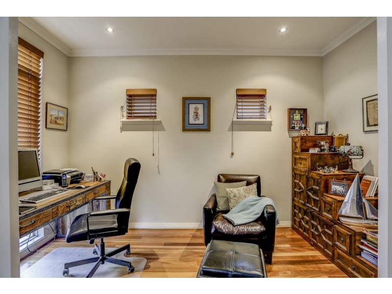 18 Tahiti Lane, Hillarys WA 6025