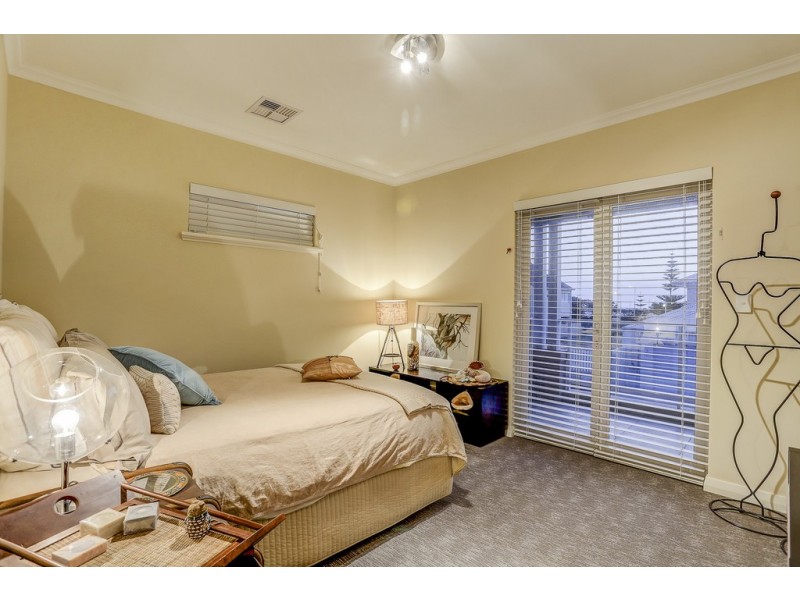 18 Tahiti Lane, Hillarys WA 6025