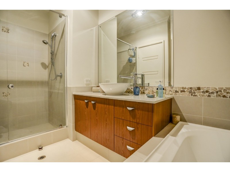 18 Tahiti Lane, Hillarys WA 6025