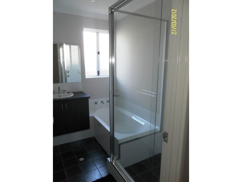 75 HOOKSTONE DRIVE, Landsdale WA 6065