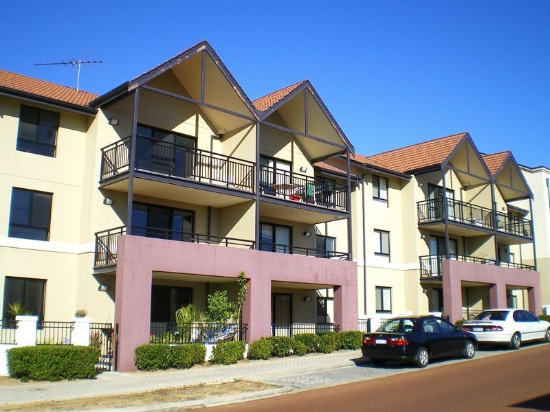 9/2 Wattlebird Loop, Joondalup WA 6027