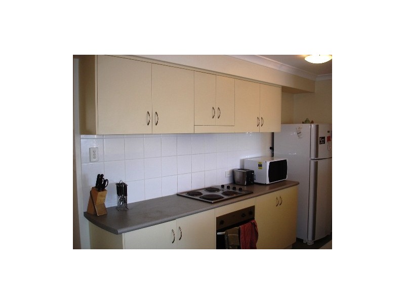 9/2 Wattlebird Loop, Joondalup WA 6027