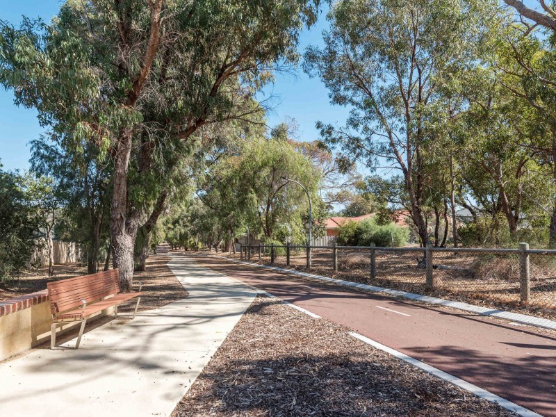 12 Hunt Lane, Kingsley WA 6026