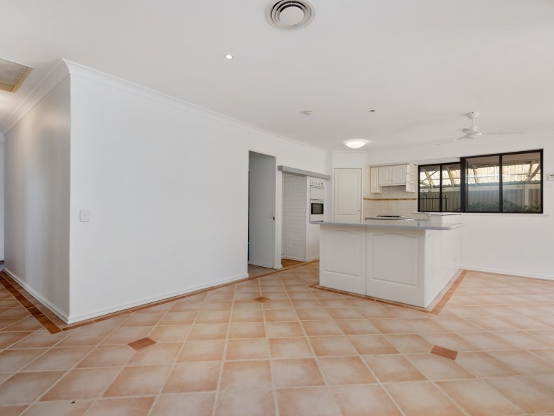 12 Hunt Lane, Kingsley WA 6026