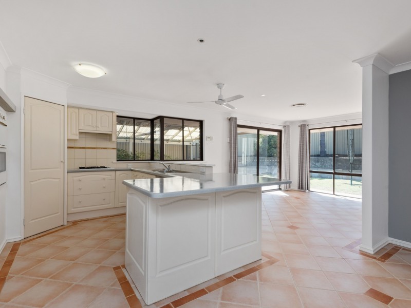 12 Hunt Lane, Kingsley WA 6026