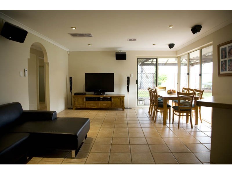 9 Danja Rise, Hocking WA 6065