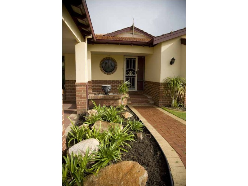 9 Danja Rise, Hocking WA 6065