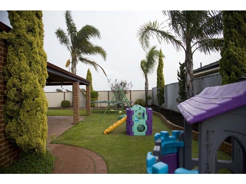 9 Danja Rise, Hocking WA 6065