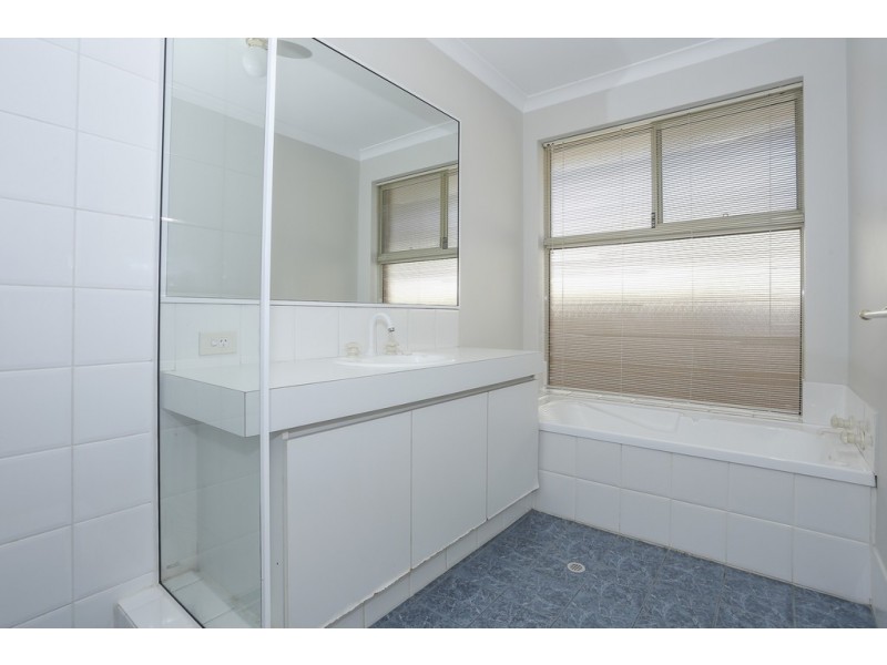 16 Bronzewing Loop, Wembley WA 6014